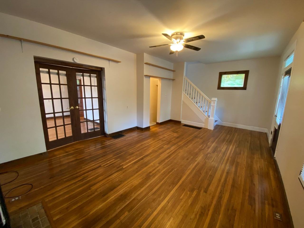 2334 Indianola Ave - Photo 3 of 11