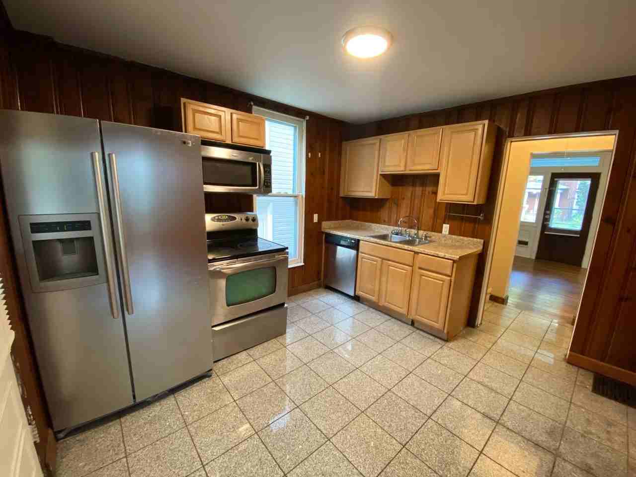 2334 Indianola Ave - Photo 4 of 11