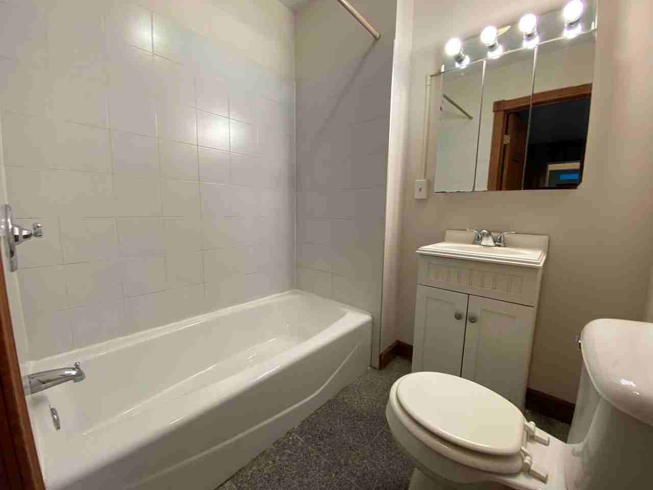 2334 Indianola Ave - Photo 6 of 11