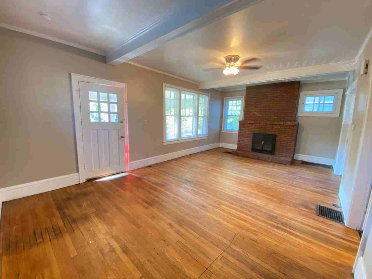 2103 Summit St - Photo 2 of 17
