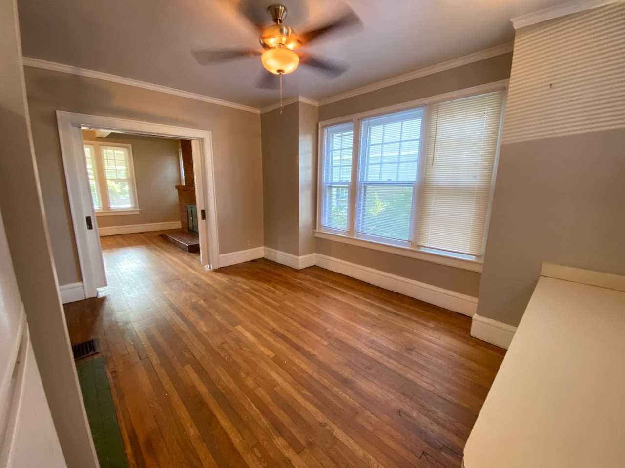 2103 Summit St - Photo 6 of 17