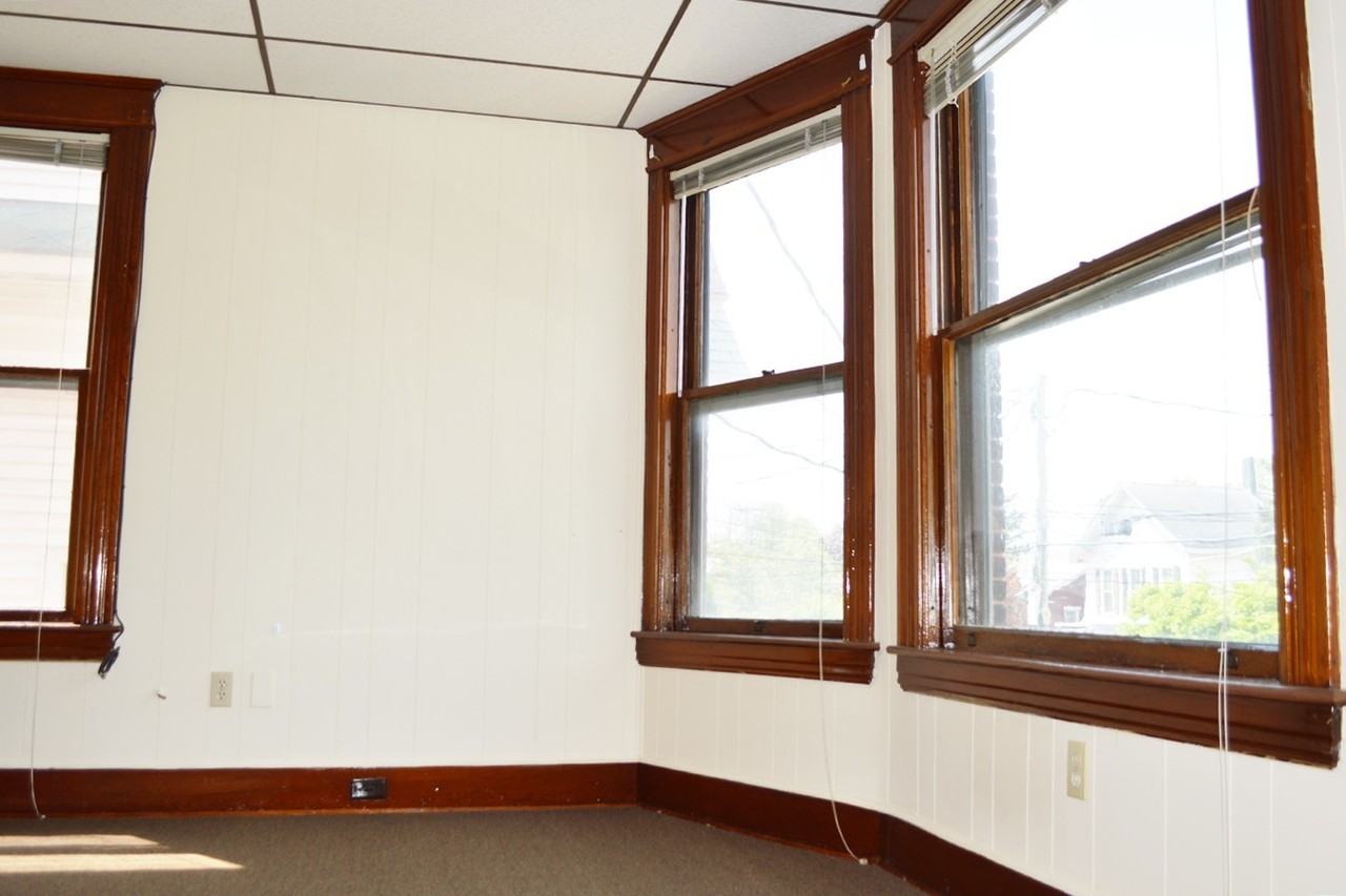 100 North Winooski Ave - Photo 5 of 34