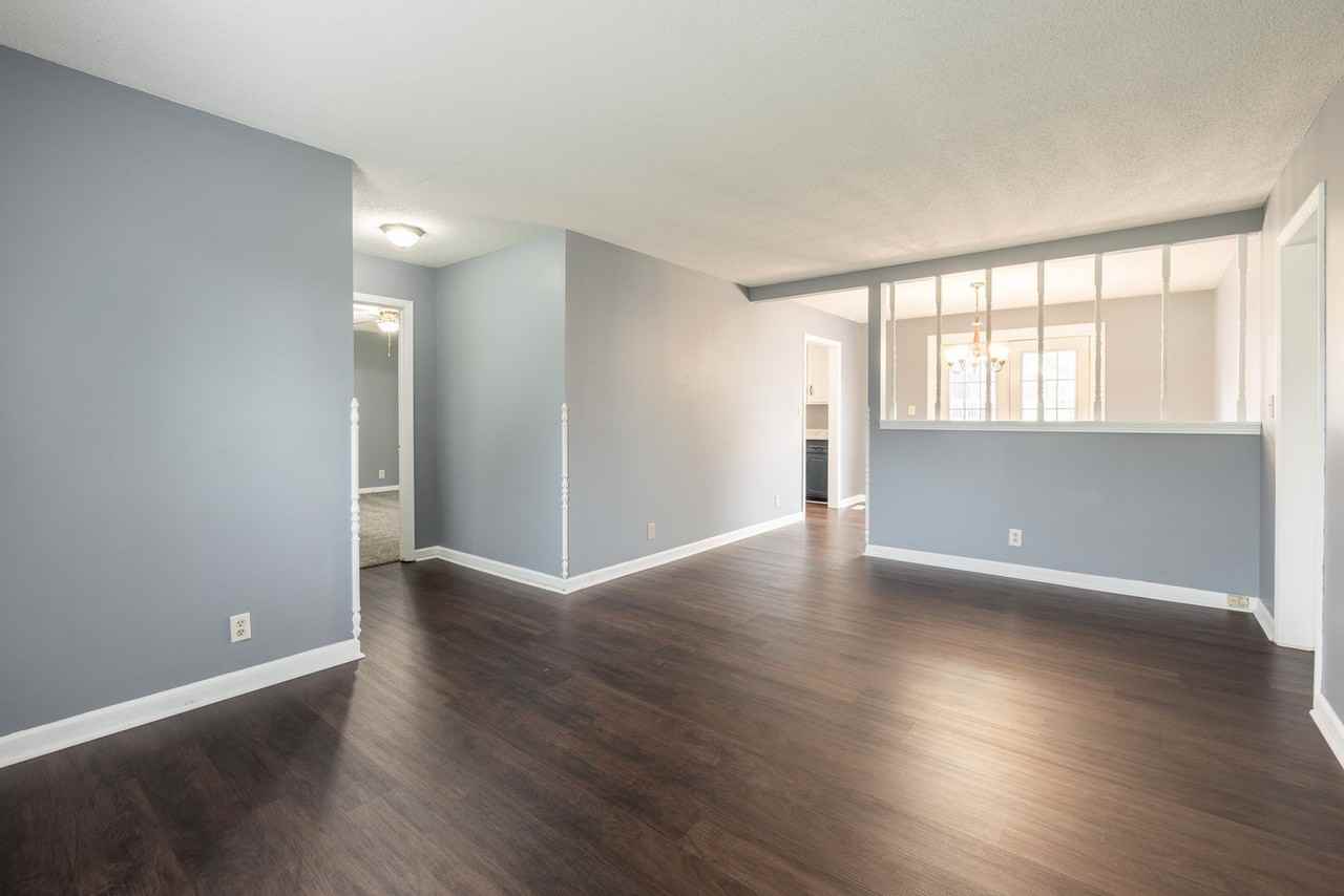 732 Overton Dr - Photo 3 of 16