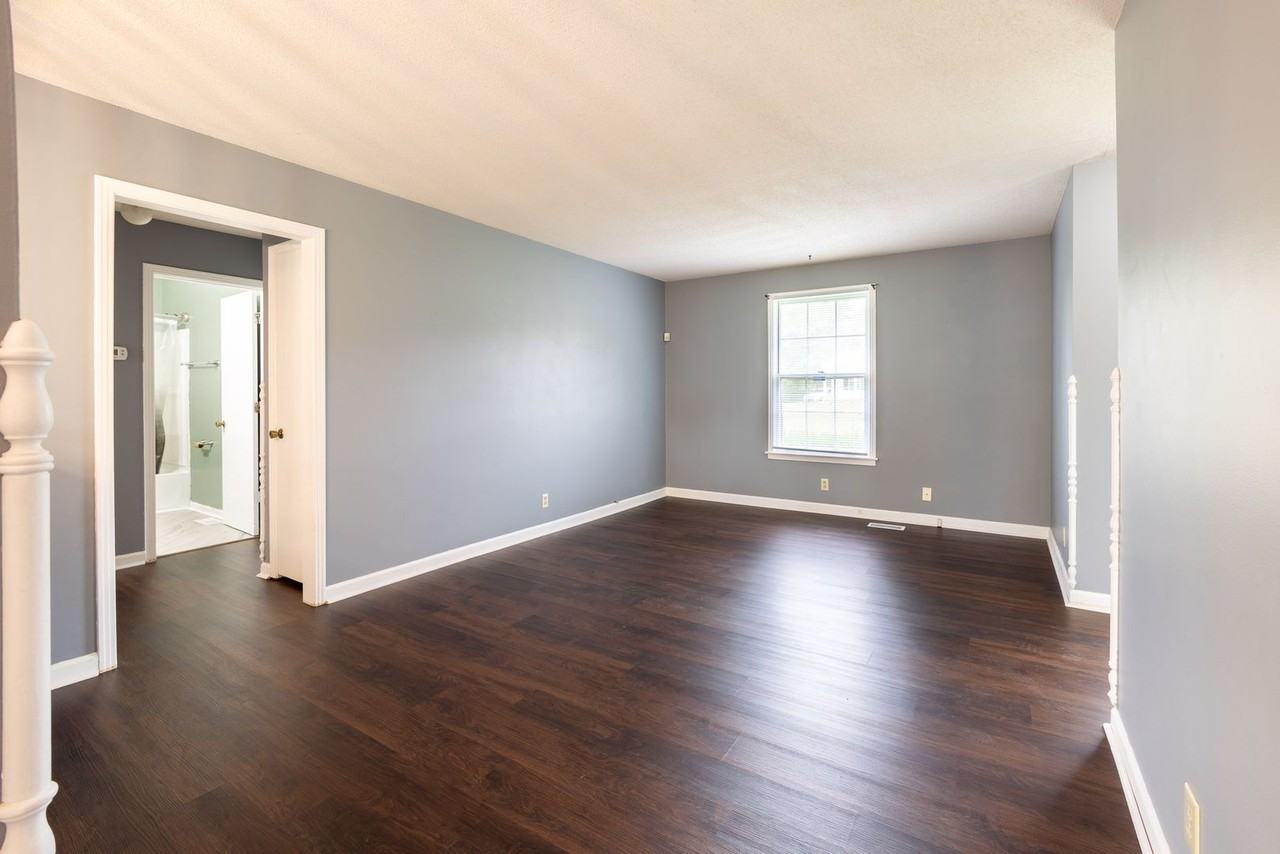 732 Overton Dr - Photo 4 of 16