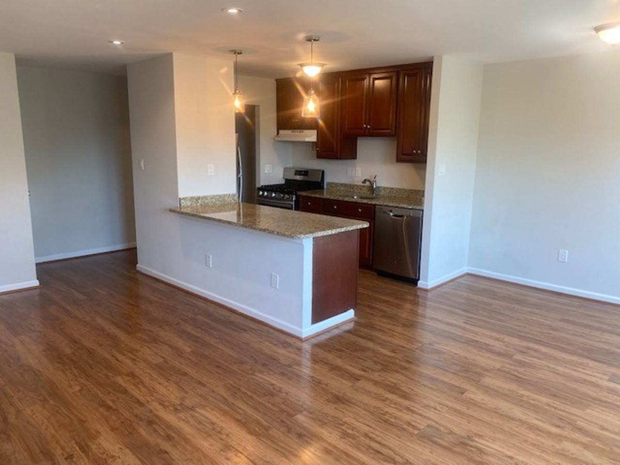 111 Center St N #201B - Photo 4 of 16