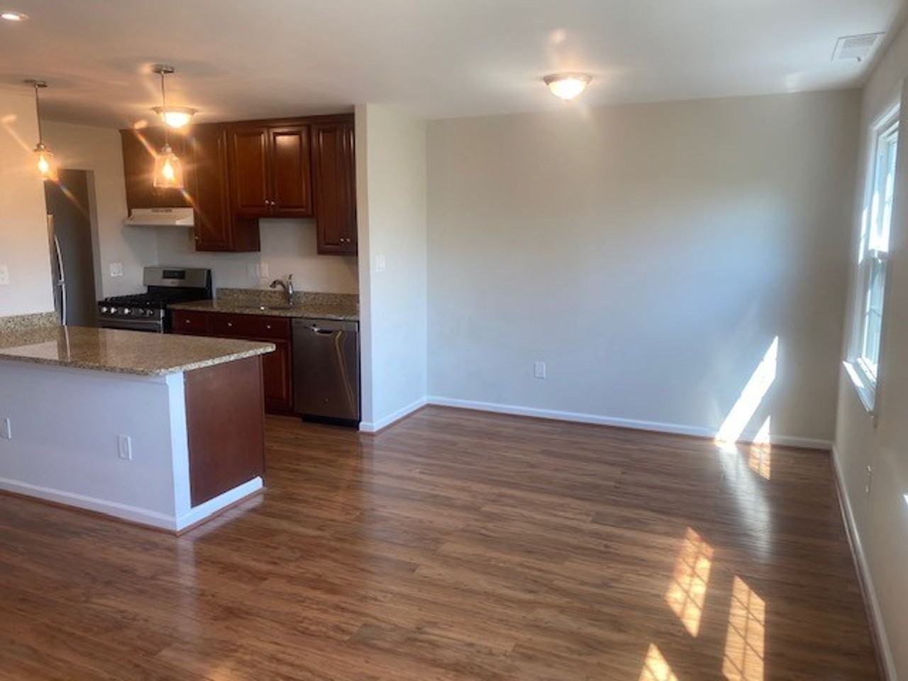 111 Center St N #201B - Photo 5 of 16
