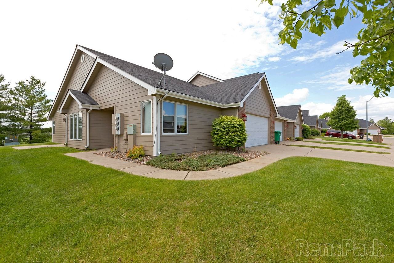 The Pines - Photo 3 of 42