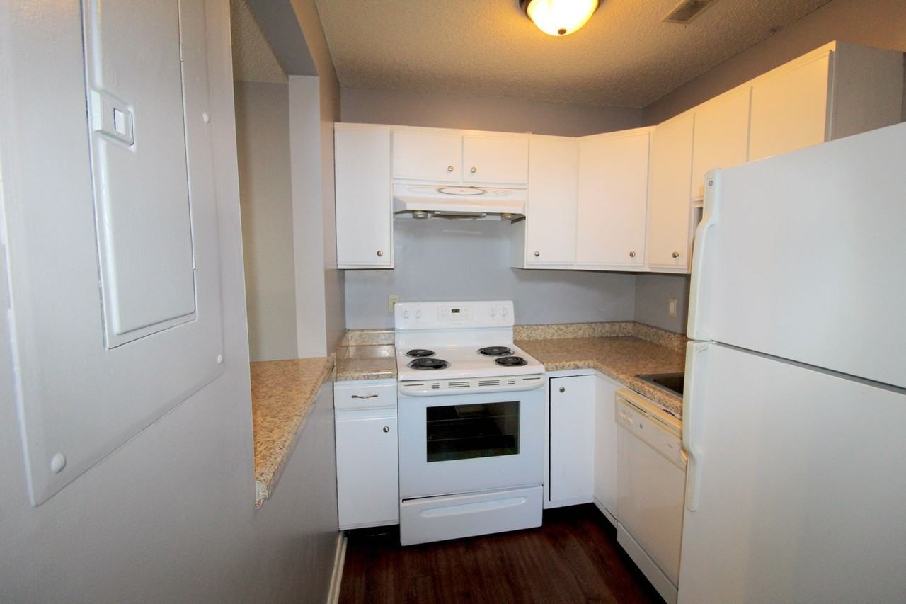 1337 Bradley Dr - Photo 2 of 20