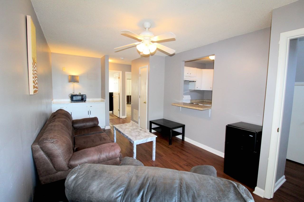 1337 Bradley Dr - Photo 6 of 20