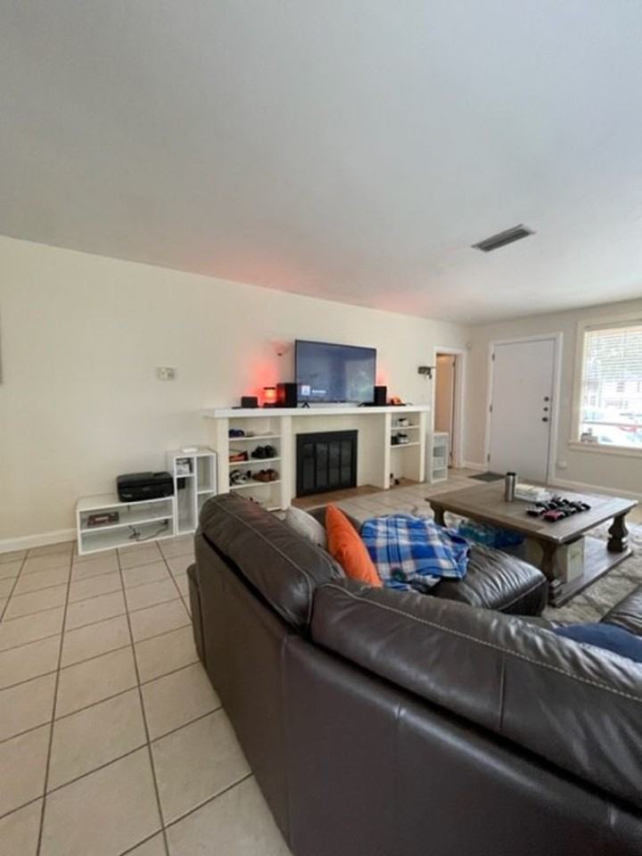 1016 Sw 6th Ave - Photo 3 of 21