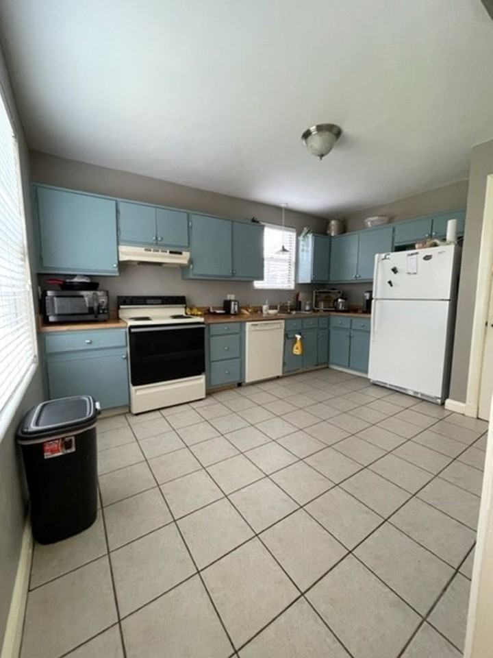 1016 Sw 6th Ave - Photo 5 of 21