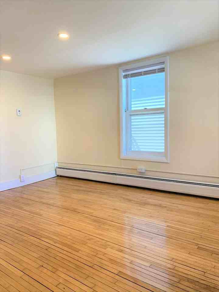 13 Peru St - Photo 2 of 9