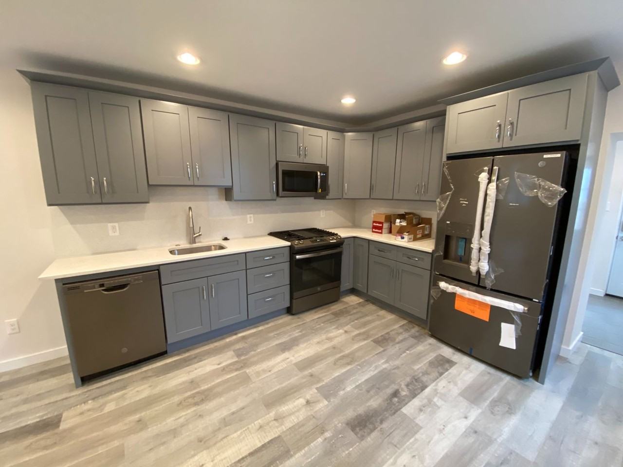2609 Almond St - Photo 2 of 33