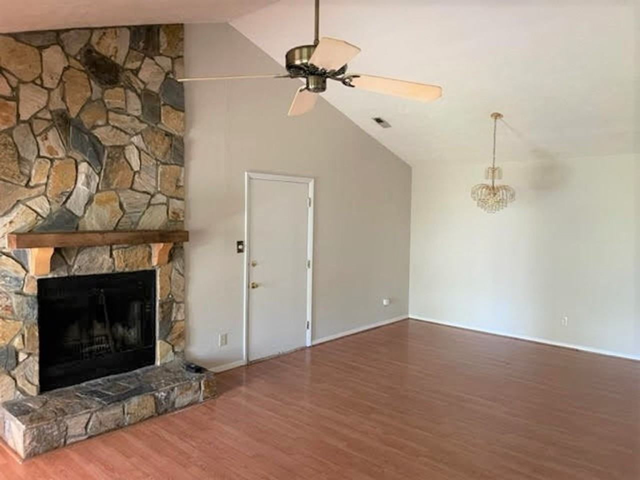 1870 Tryon Dr #6 - Photo 4 of 25