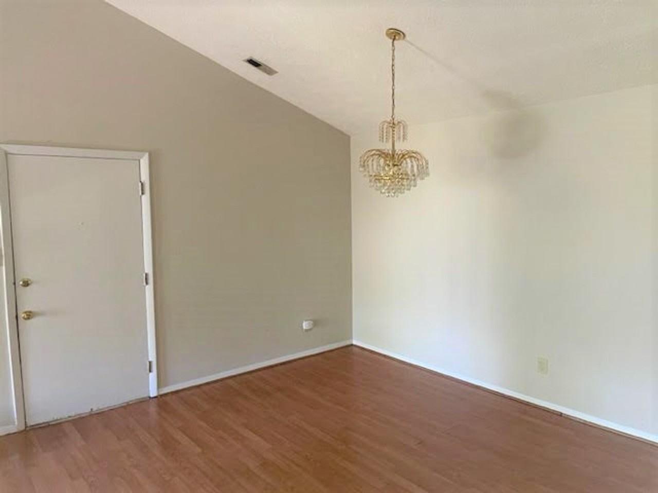 1870 Tryon Dr #6 - Photo 5 of 25