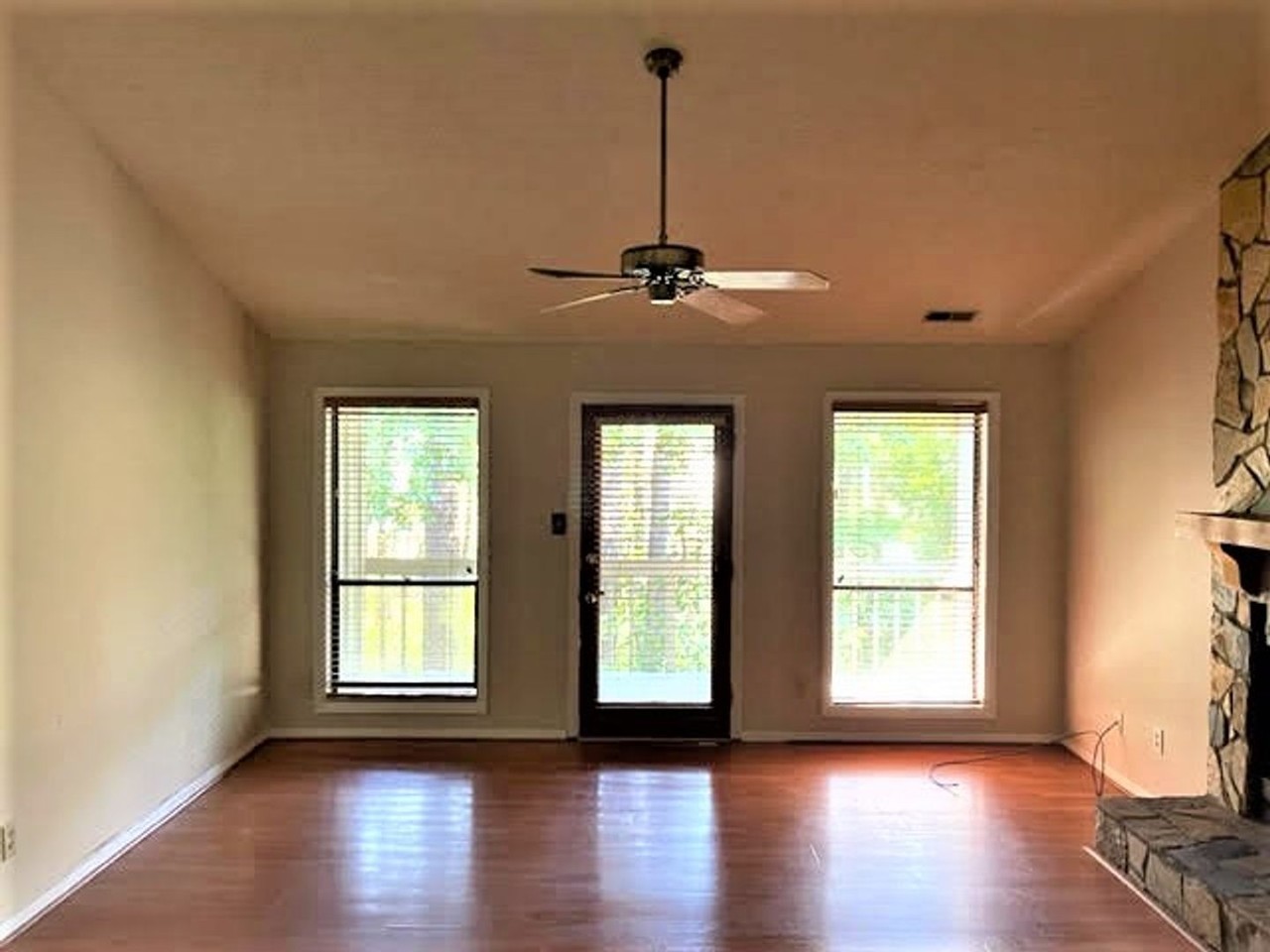 1870 Tryon Dr #6 - Photo 6 of 25