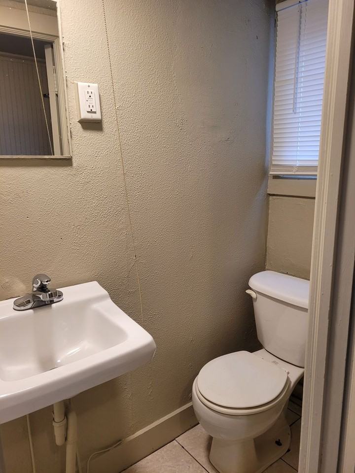 7 N Washington St - Photo 4 of 6