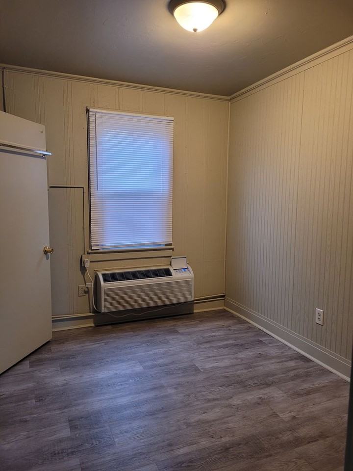 7 N Washington St - Photo 5 of 6