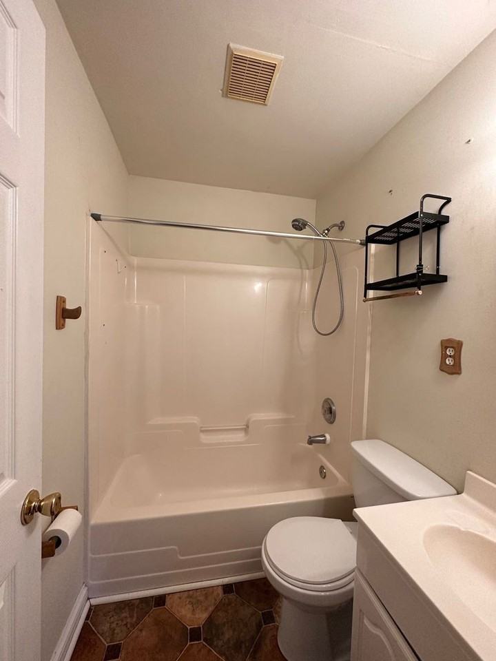 37B Evans Ln - Photo 6 of 12