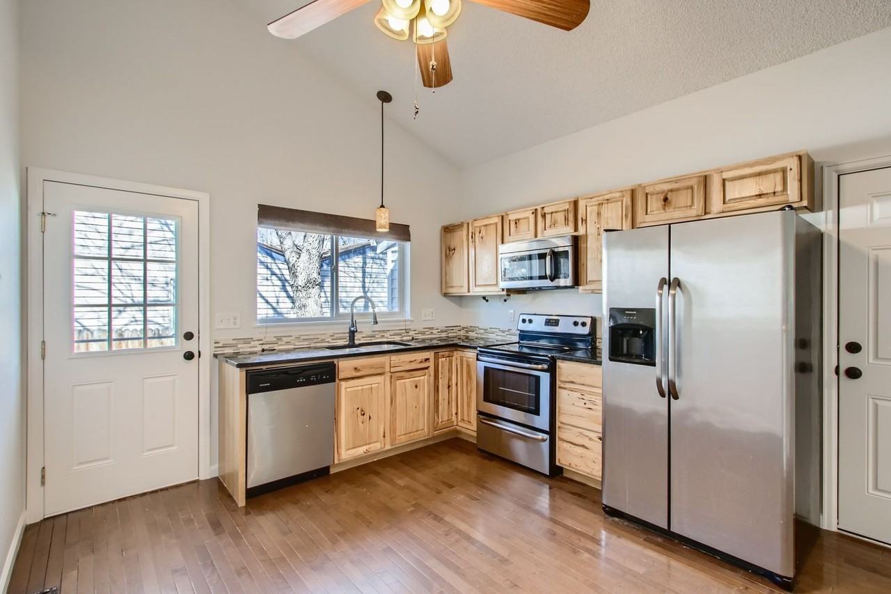 7609 Harlan Way - Photo 3 of 30