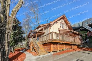 featured image of 3232 N Michigan Ave