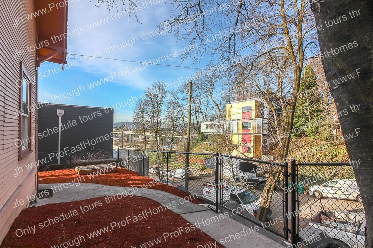 3232 N Michigan Ave - Photo 5 of 40