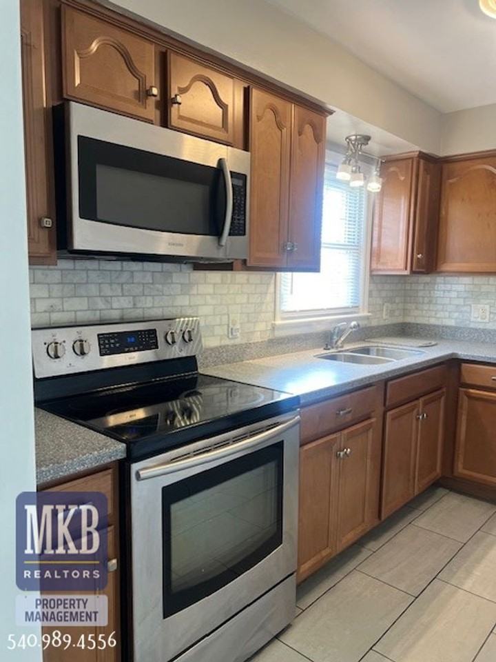 1520 Longview Avenue - Photo 6 of 22