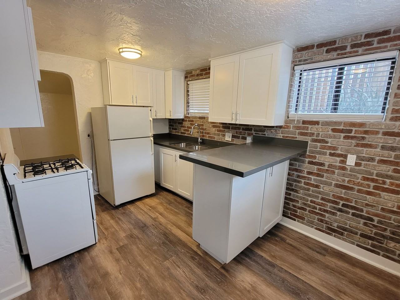 1026 E Polk St #1-2 - Photo 2 of 24
