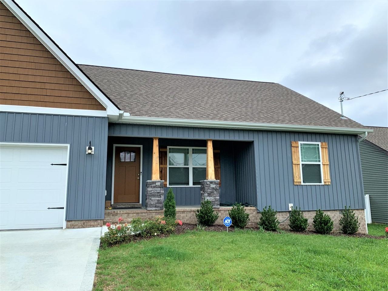 101 Bluegrass Drive - Photo 2 of 19