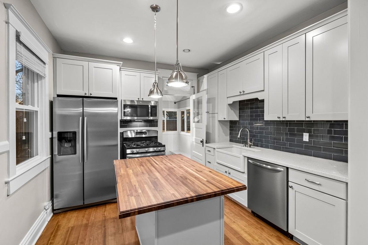 573 S Pearl St - Photo 6 of 25