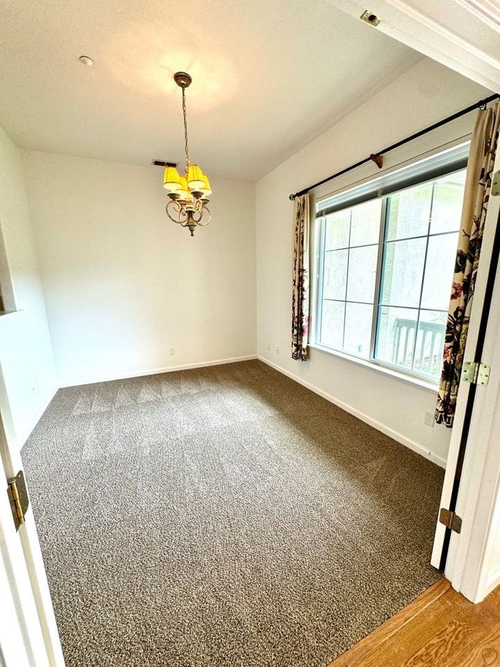 2323 Pioneer Way - Photo 4 of 21