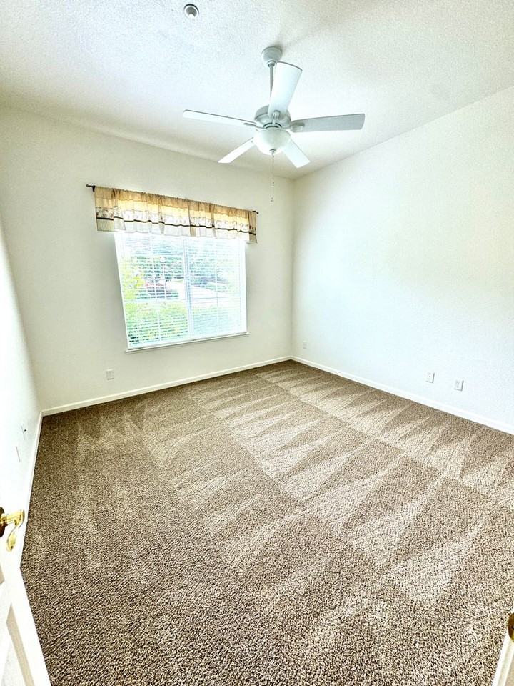 2323 Pioneer Way - Photo 6 of 21