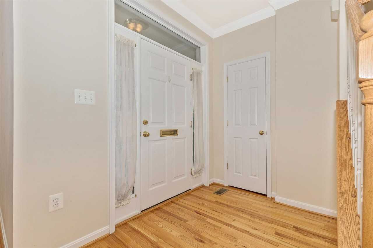 7 W South St - Photo 4 of 39