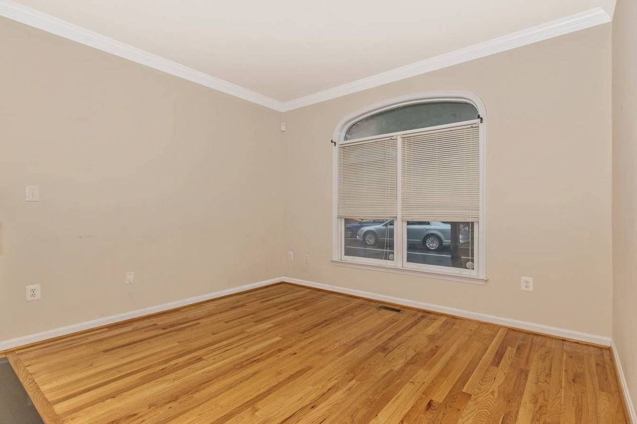 7 W South St - Photo 5 of 39