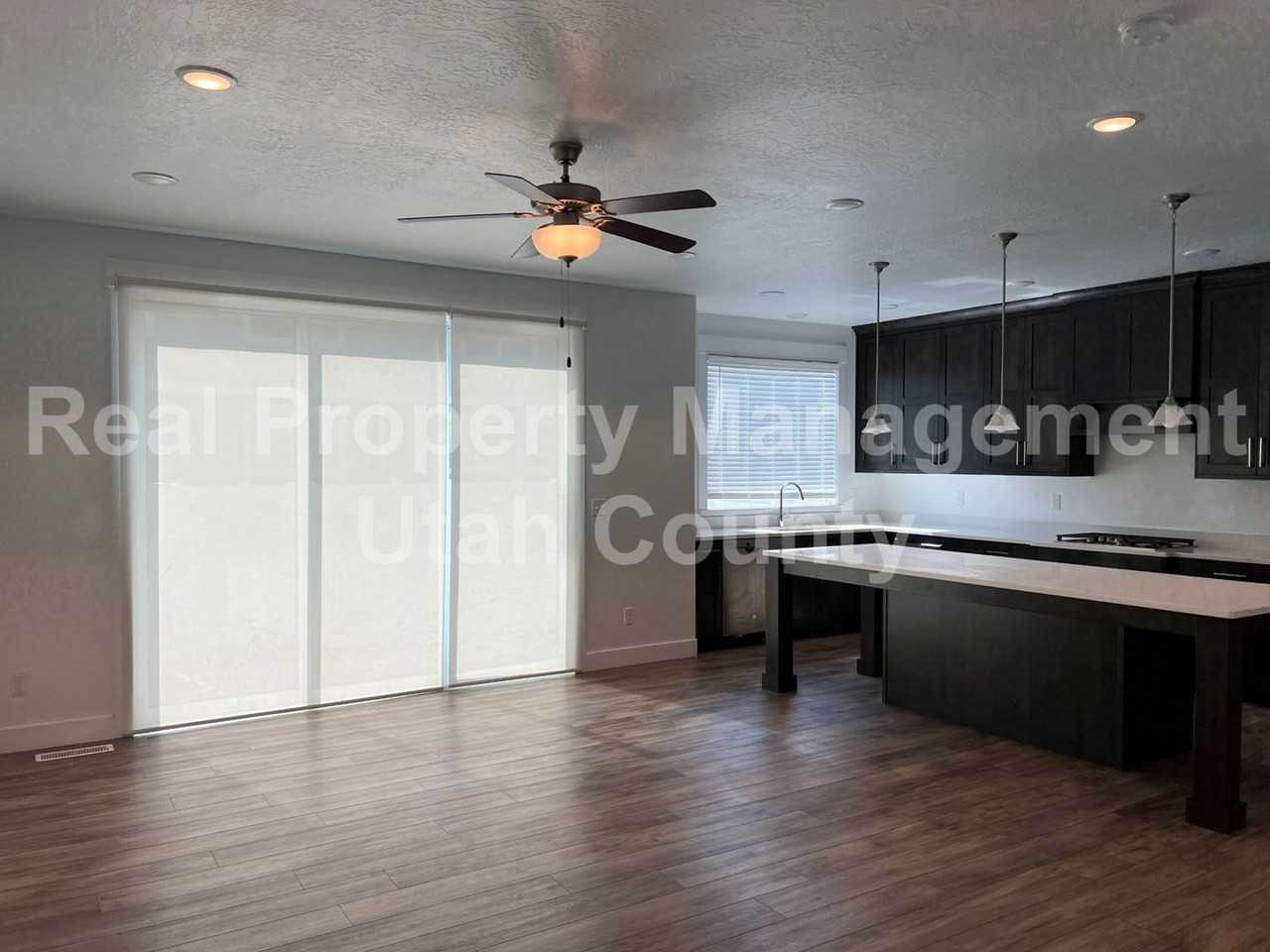 10863 N Sandstone Way - Photo 3 of 30