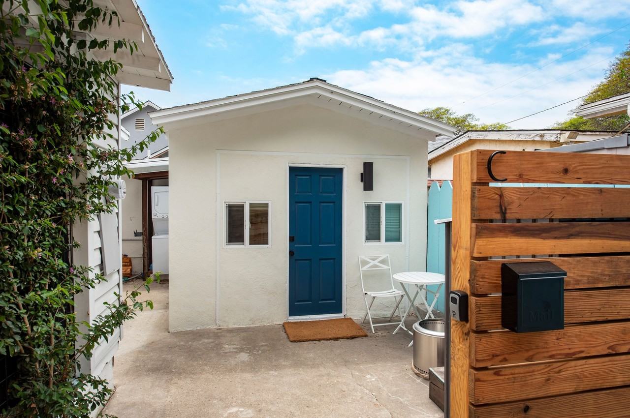 208 S Voluntario - Photo 3 of 3