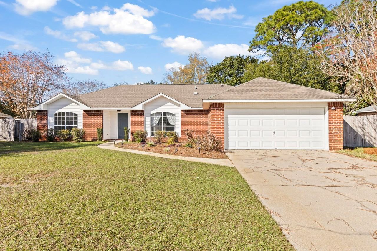 4407 Southminster Cir - Photo 2 of 50