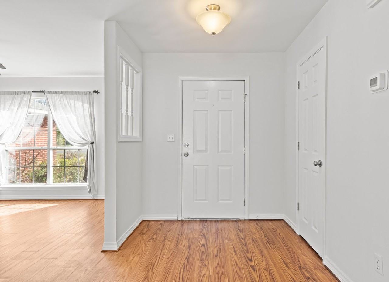 4407 Southminster Cir - Photo 5 of 50