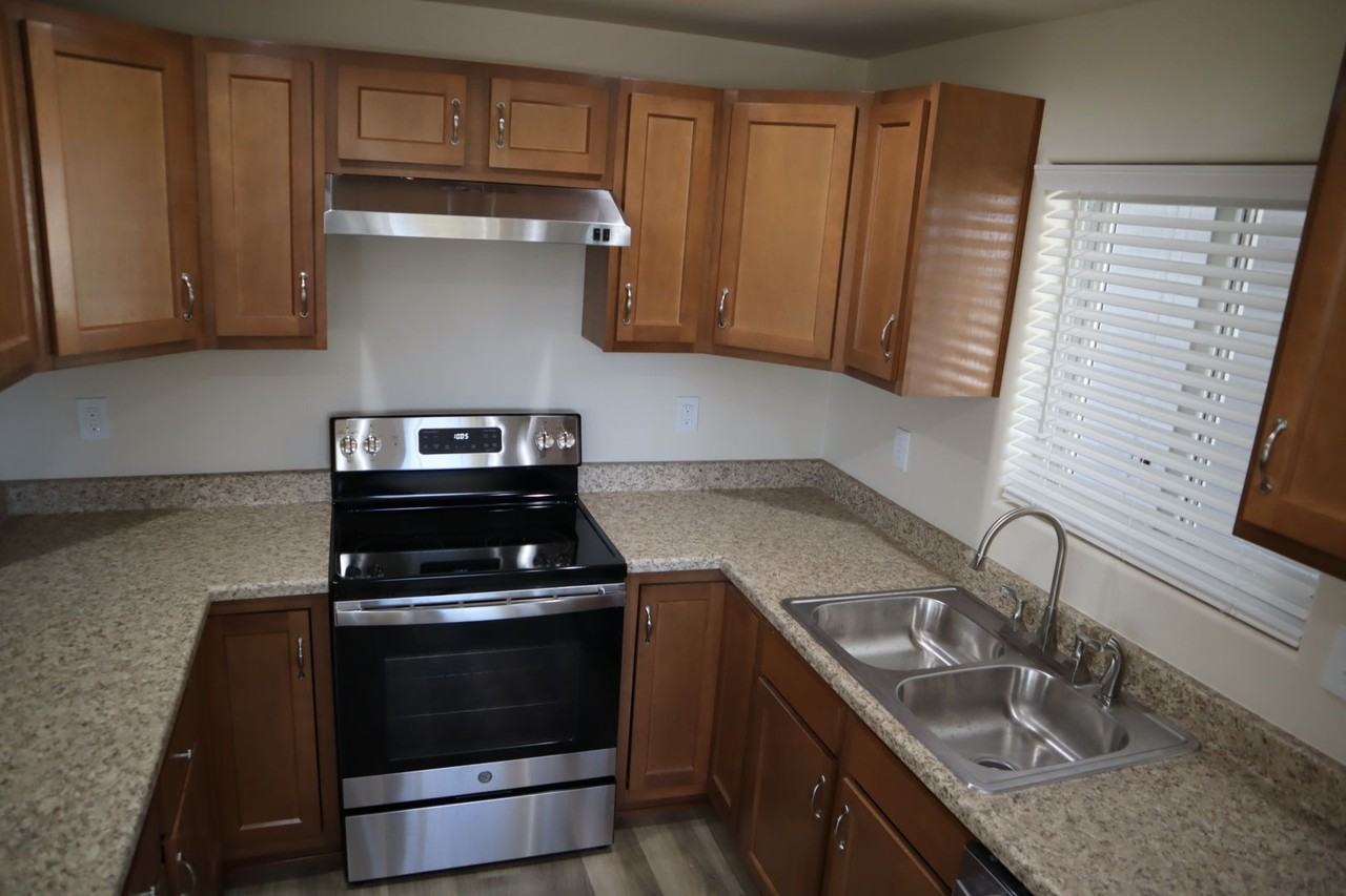 4920 S San Juan Ave - Photo 4 of 47