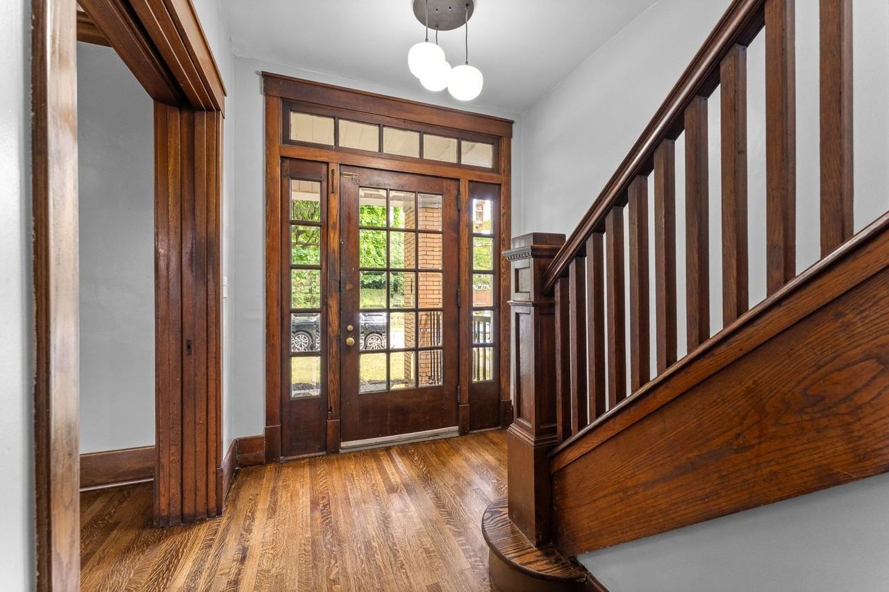 318 Lavina Ave - Photo 5 of 44