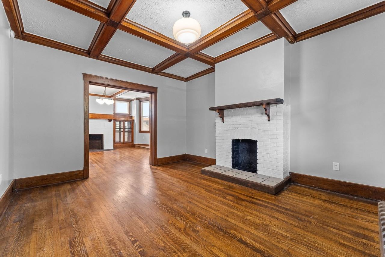 318 Lavina Ave - Photo 7 of 44