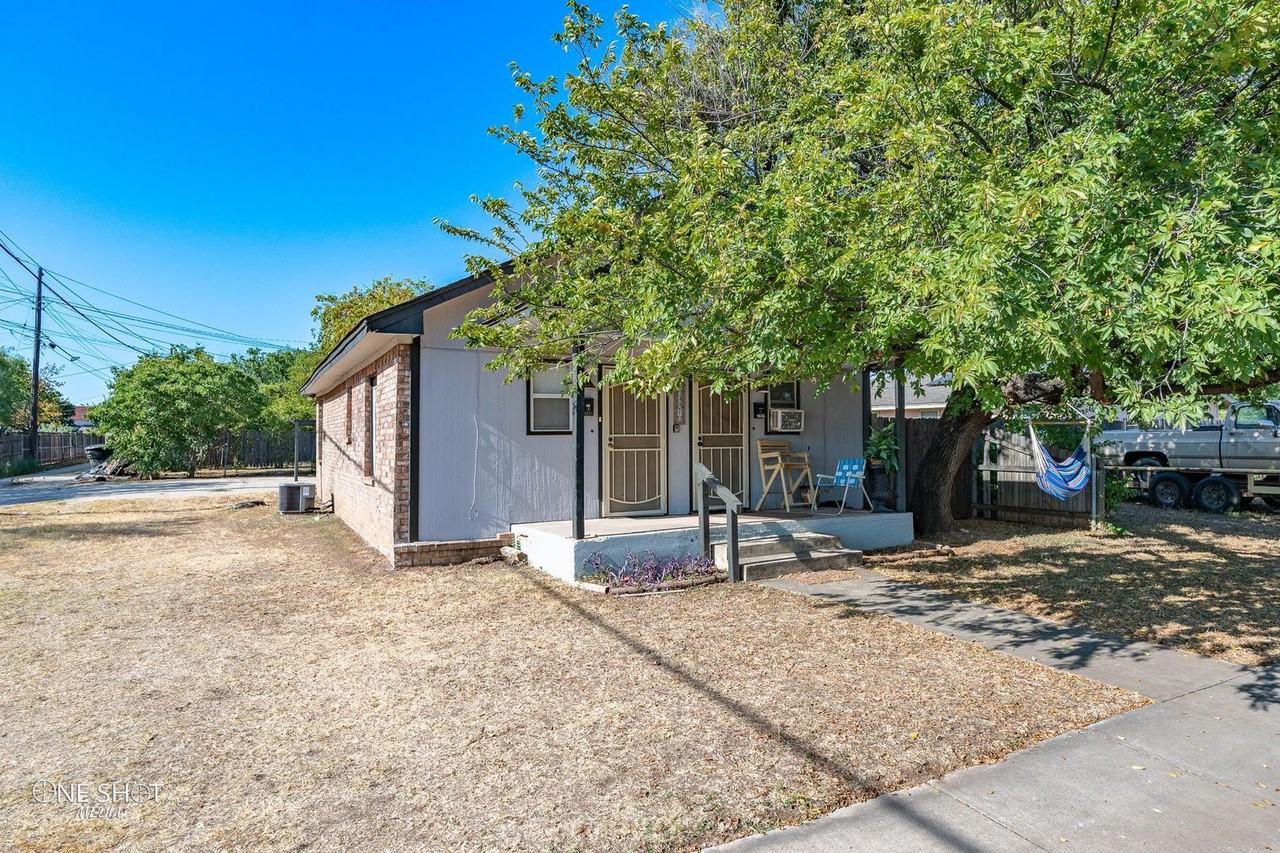 1631 S 3rd St - Photo 3 of 26