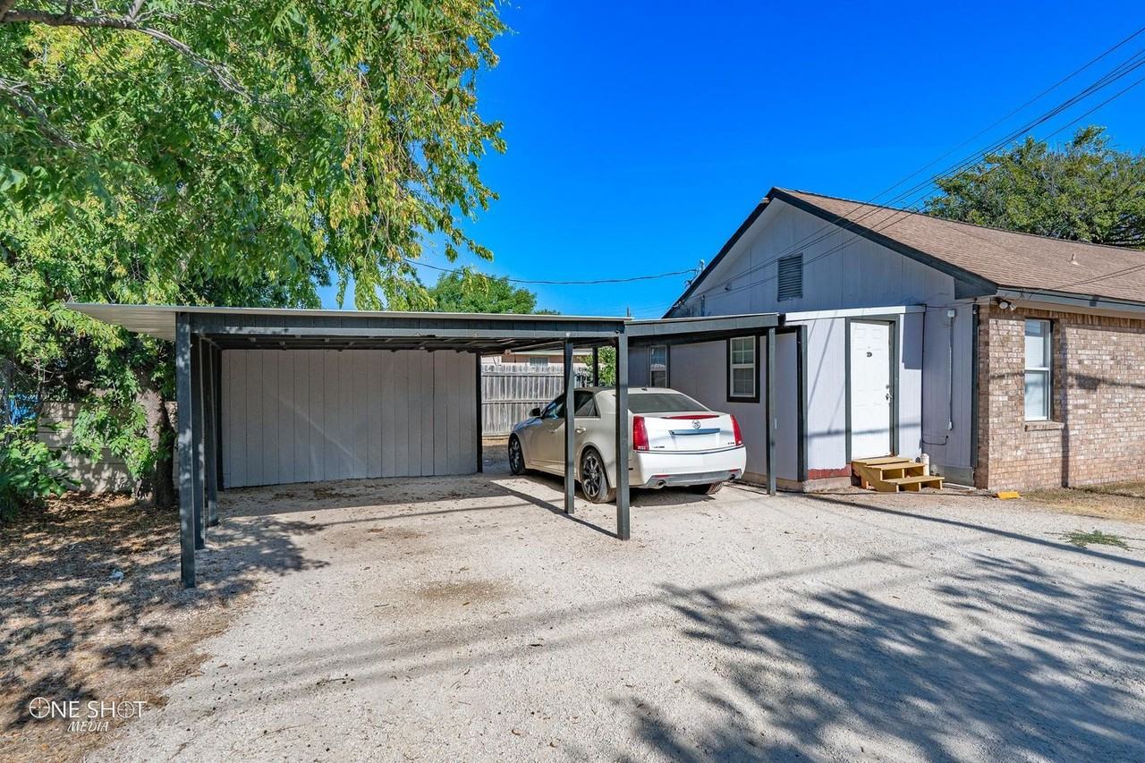 1631 S 3rd St - Photo 5 of 26