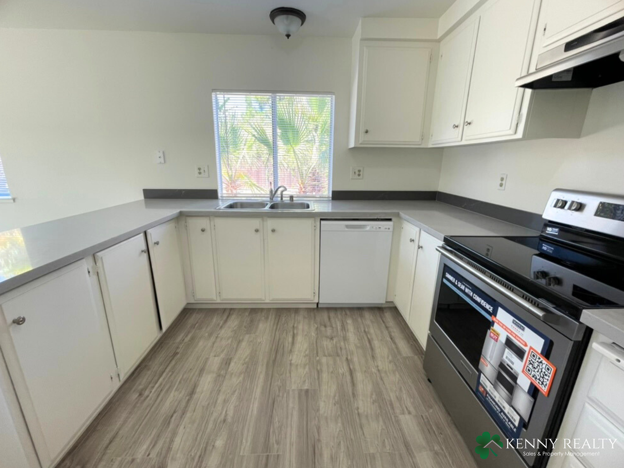 409 Nantucket St - Photo 6 of 23