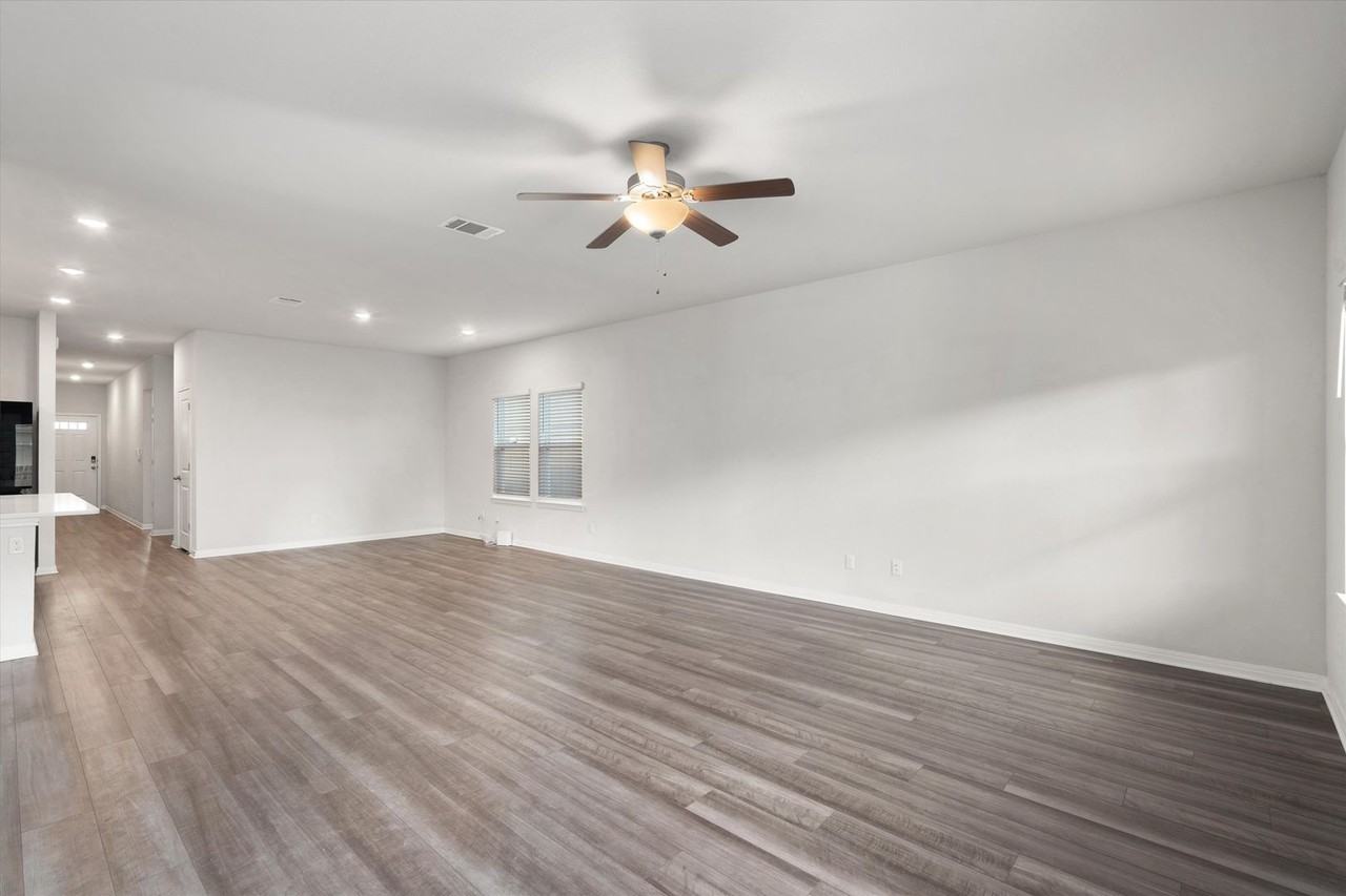 11800 Copperstone Ave - Photo 6 of 34