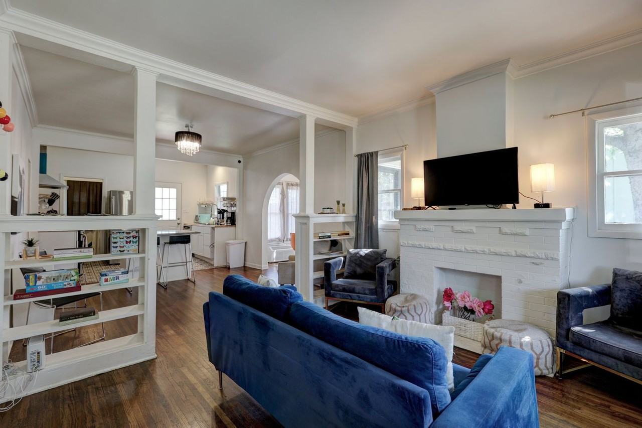 2015 W Easton St - Photo 3 of 30