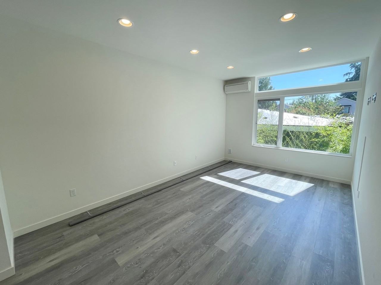 14013 Greenwood Ave N #G - Photo 3 of 23