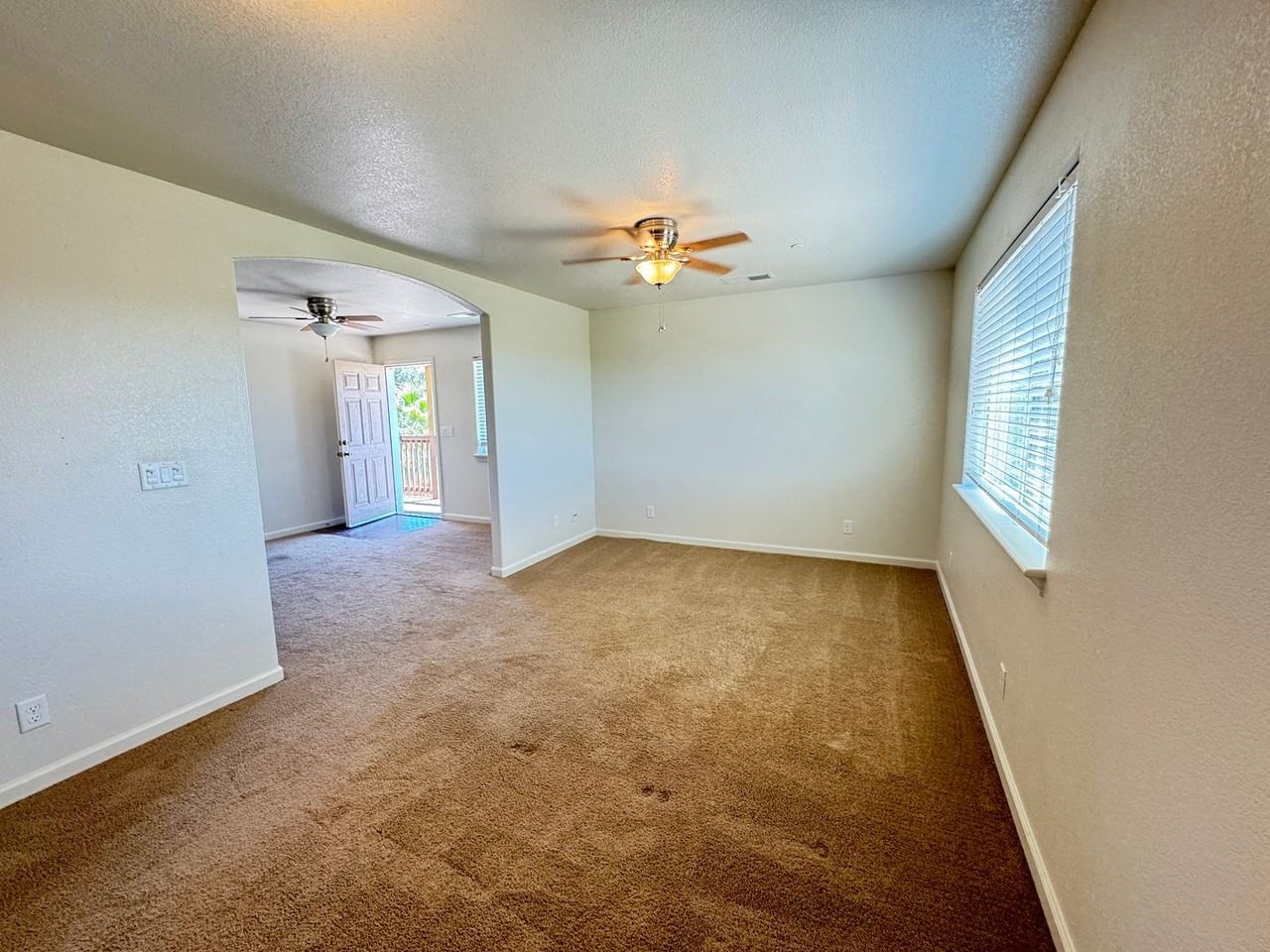 2645 Tudor Rd - Photo 4 of 11