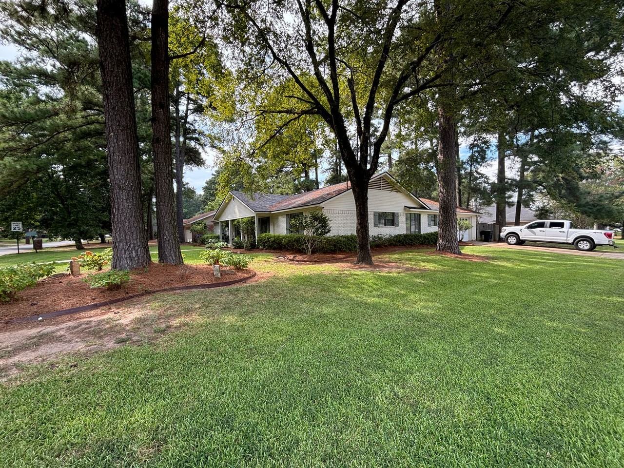 9991 Trailridge Dr - Photo 3 of 31