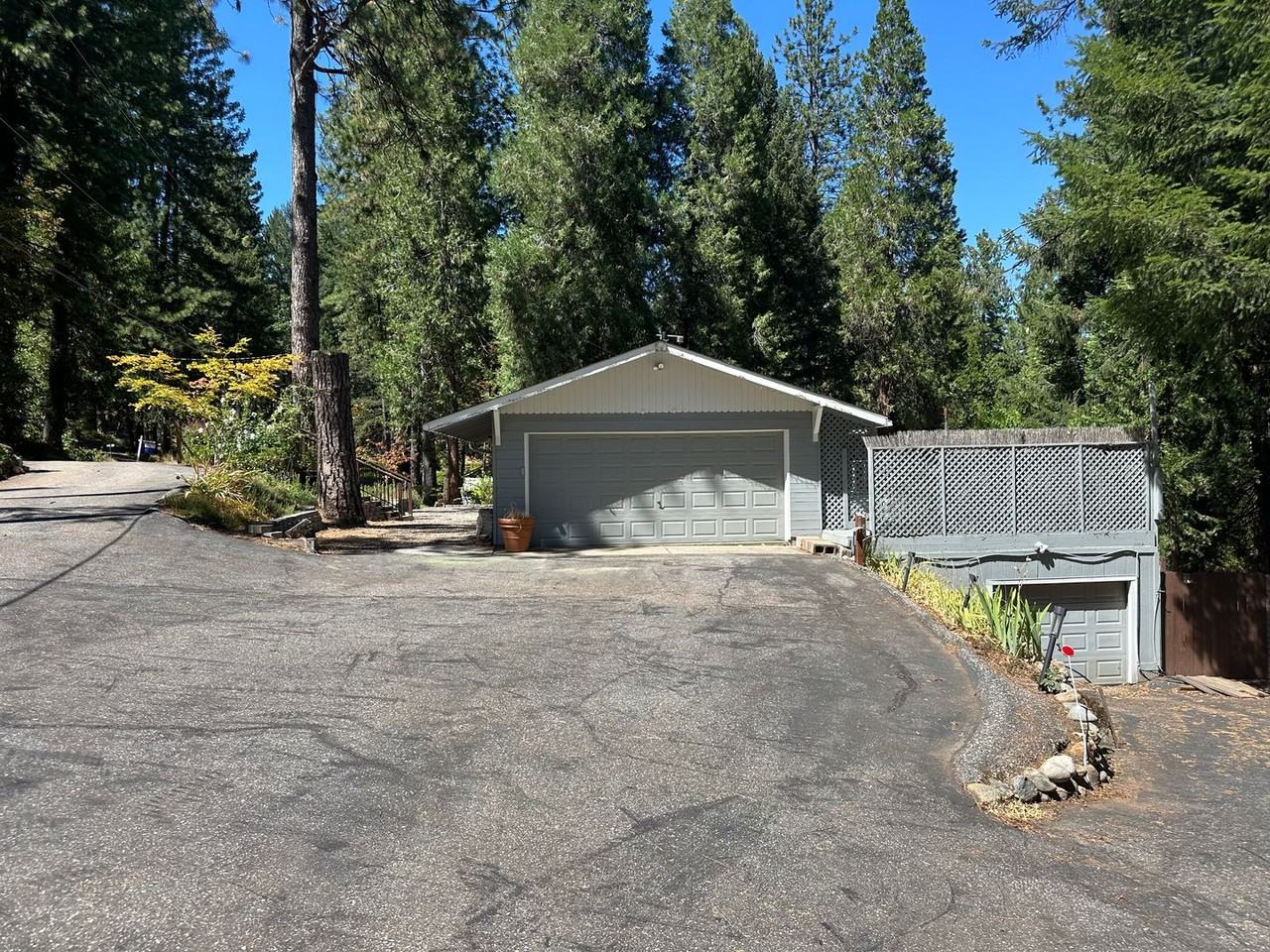 237 Sunnyside Dr - Photo 3 of 32